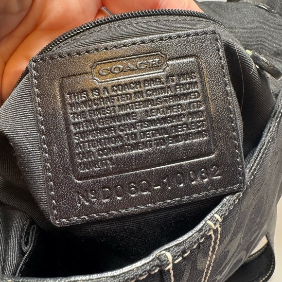 Coach Signature Shoulder Bag Crossbody Black Monogram Canvas & Leather #10082 - Picture 3 of 11
